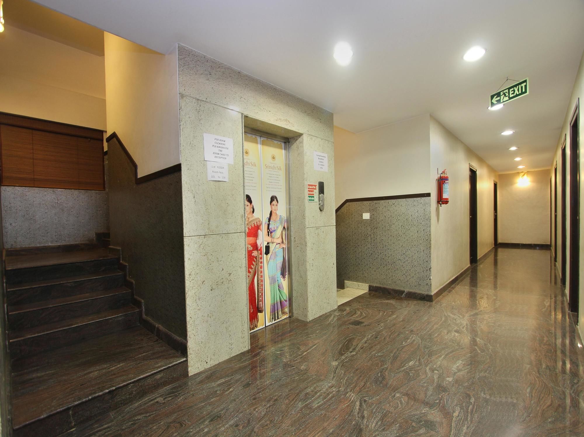 העיר בנגלור Oyo 435 Hotel Amshi International מראה חיצוני תמונה