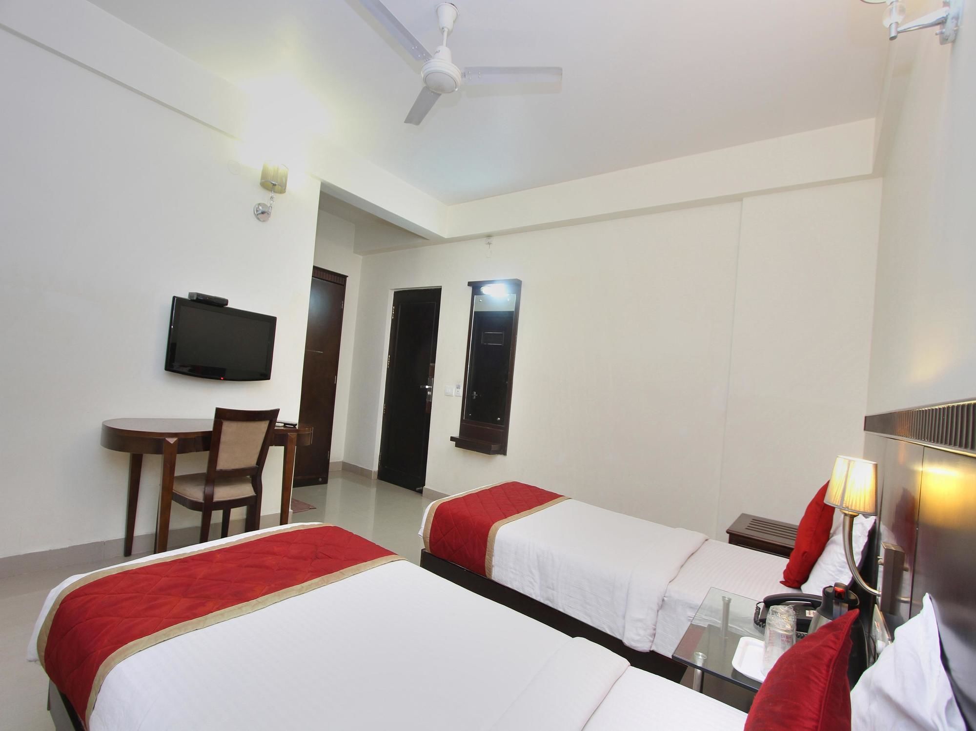 העיר בנגלור Oyo 435 Hotel Amshi International מראה חיצוני תמונה