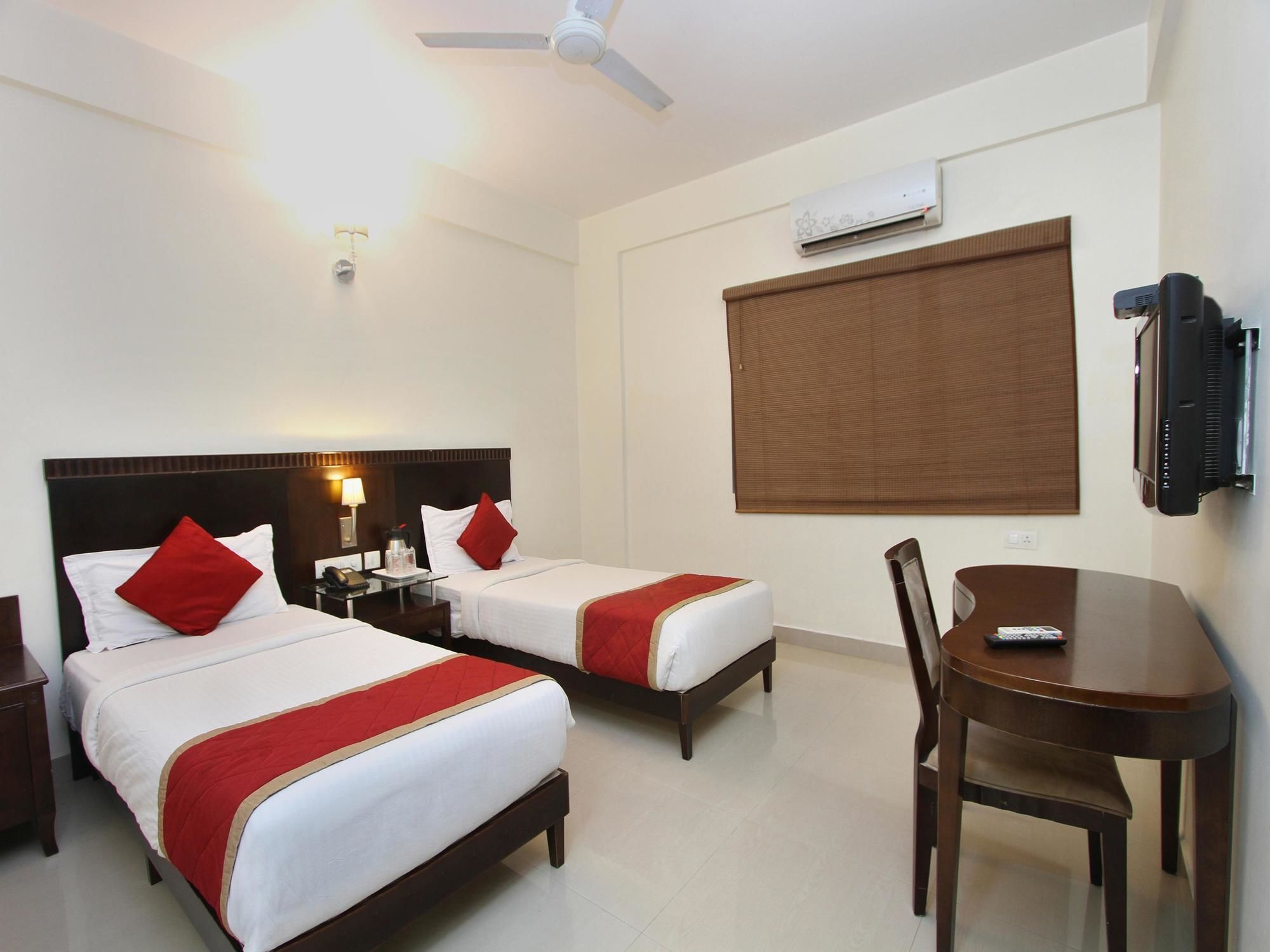 העיר בנגלור Oyo 435 Hotel Amshi International מראה חיצוני תמונה